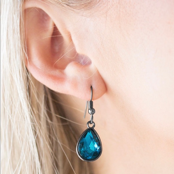 Beautiful toggle necklace - Picture 3 of 3